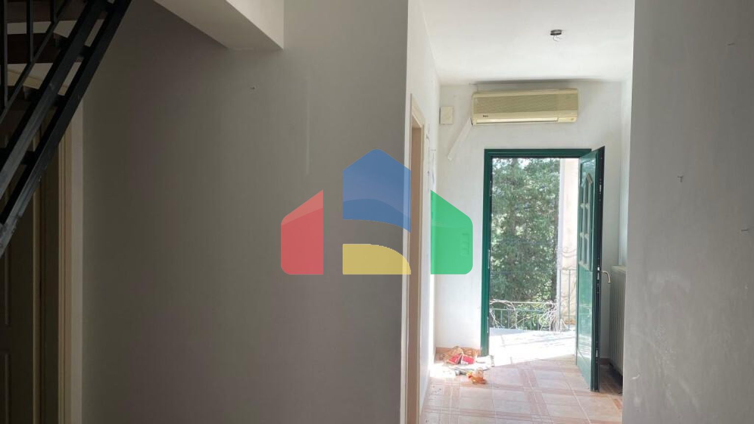 Продаж - Котедж 268 m² на о. Корфу