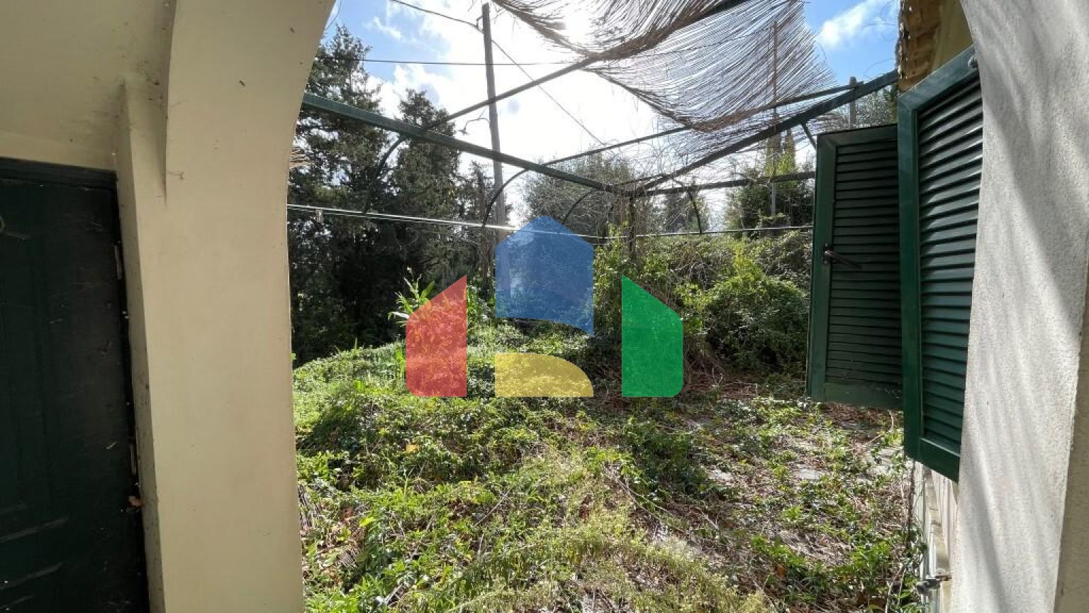 Продаж - Котедж 268 m² на о. Корфу