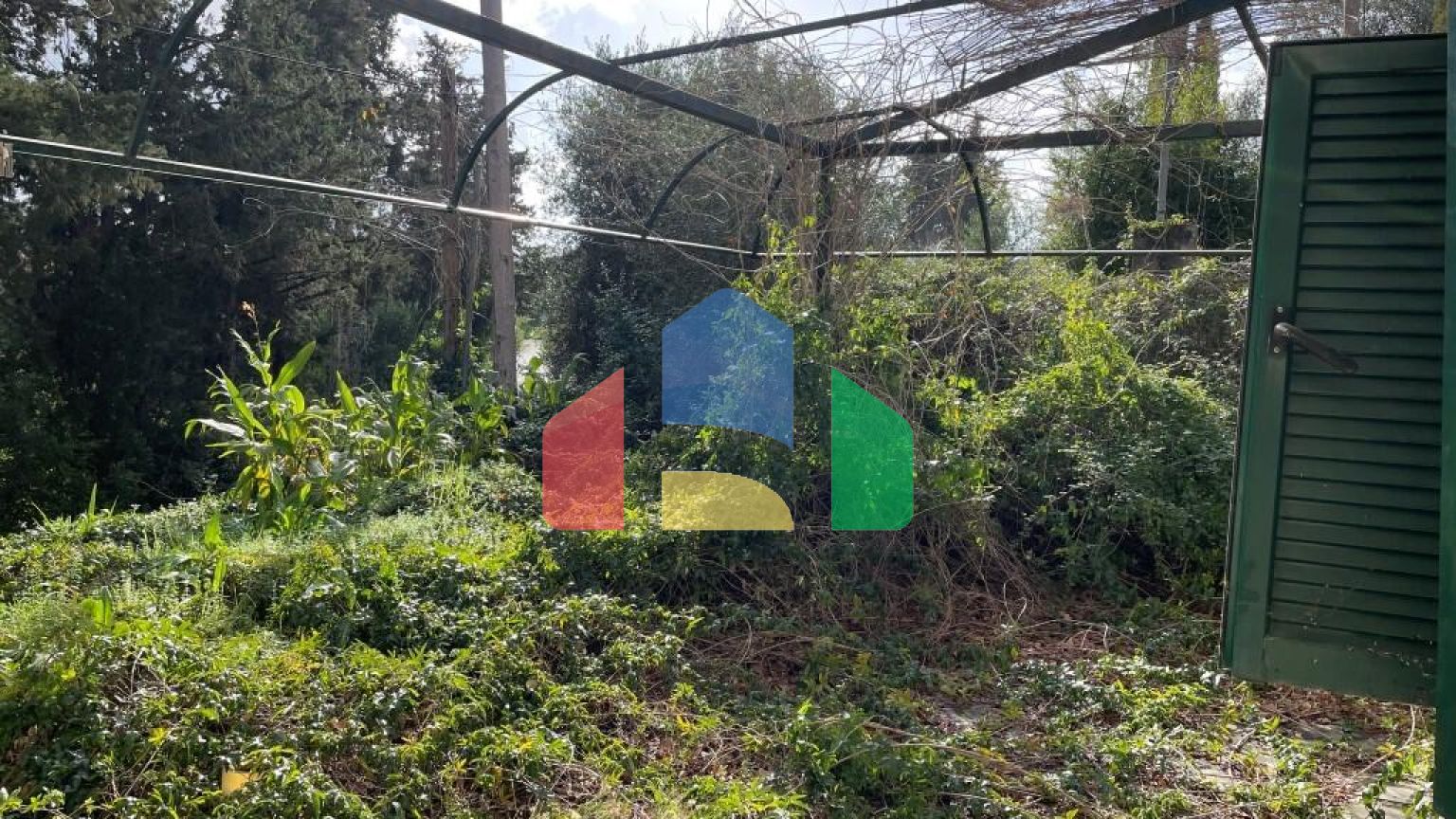 Продаж - Котедж 268 m² на о. Корфу