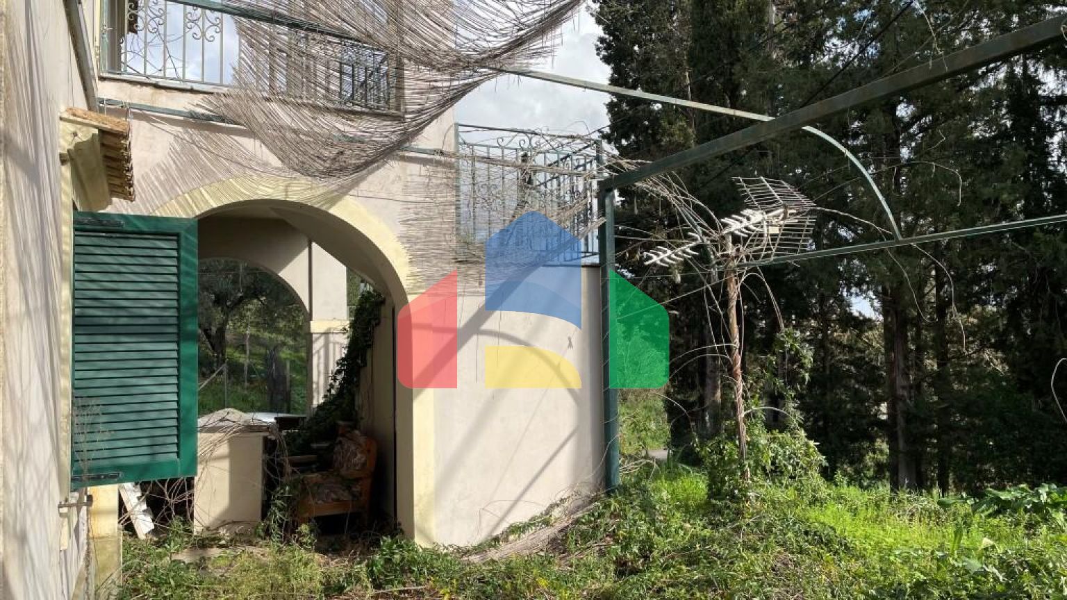 Продаж - Котедж 268 m² на о. Корфу