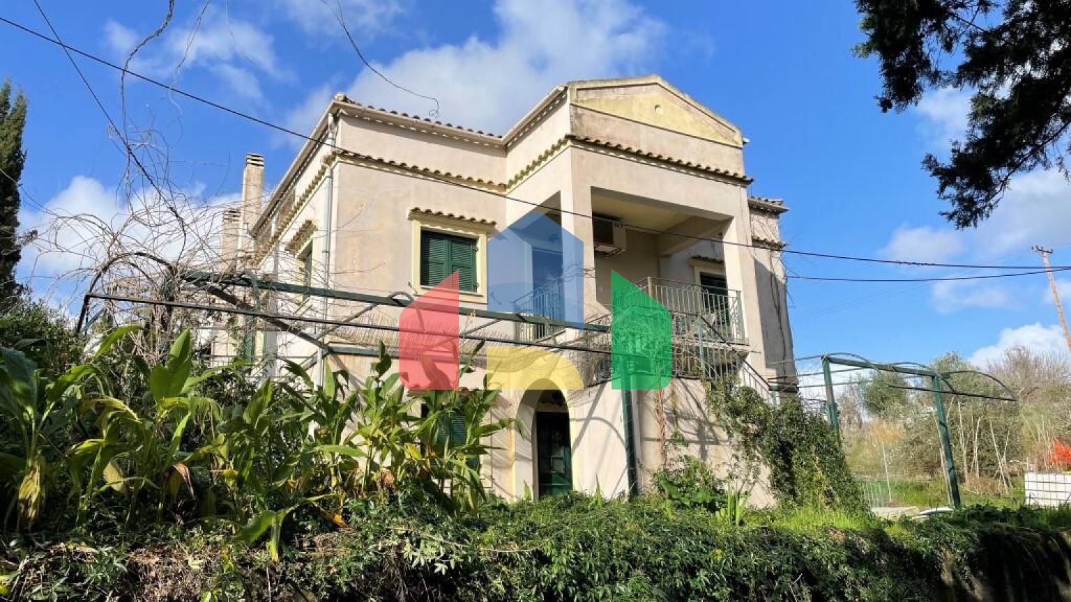 Продаж - Котедж 268 m² на о. Корфу