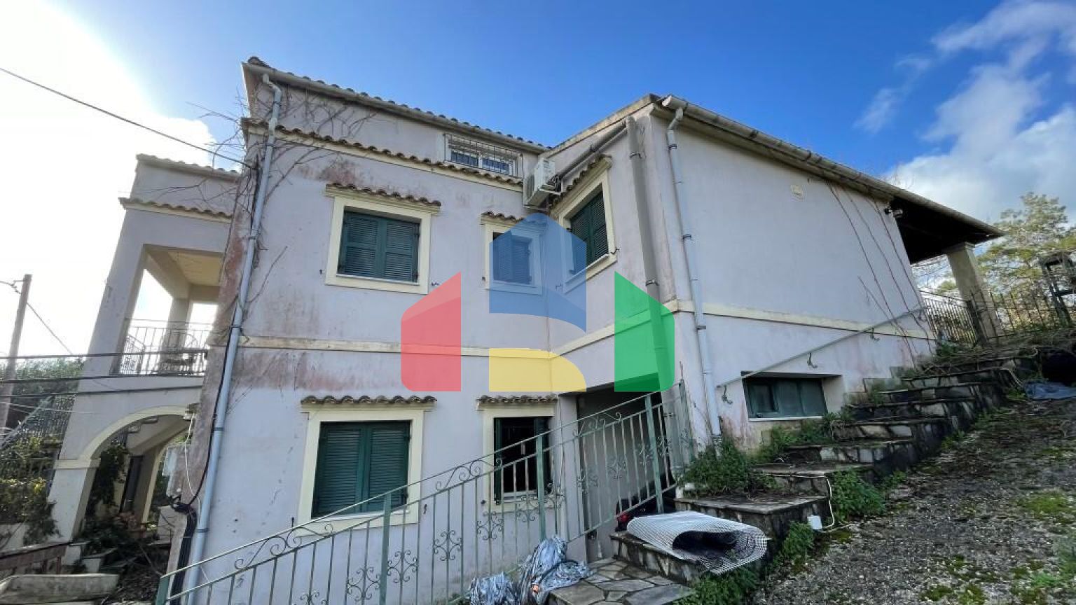 Продаж - Котедж 268 m² на о. Корфу