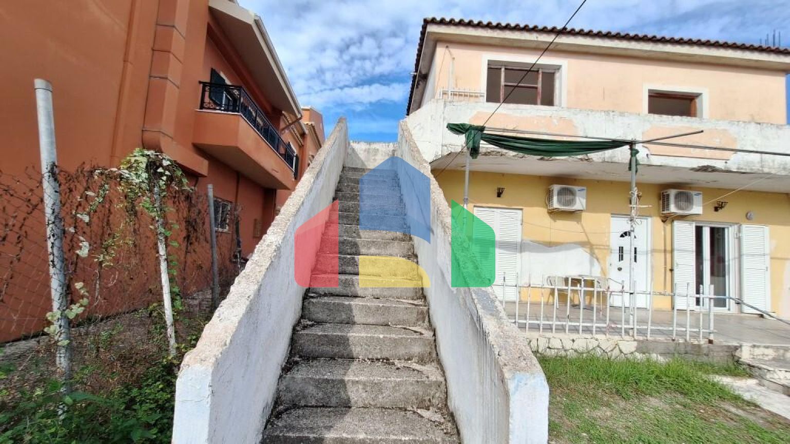 Продаж - Квартира 211 m² на о. Корфу