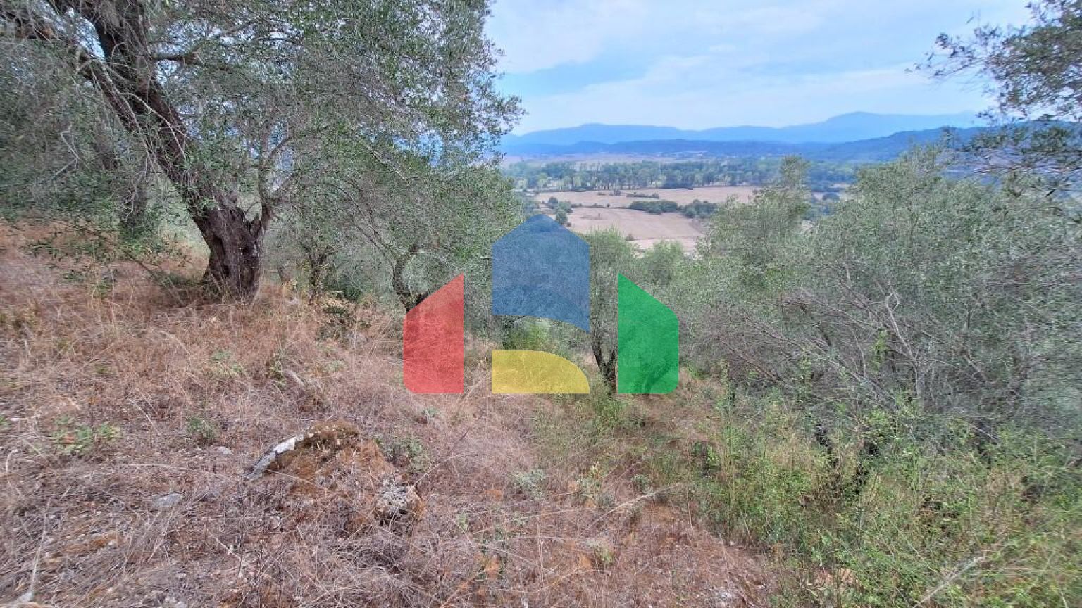 Продажа - Земельный участок 13000 m² на о. Корфу