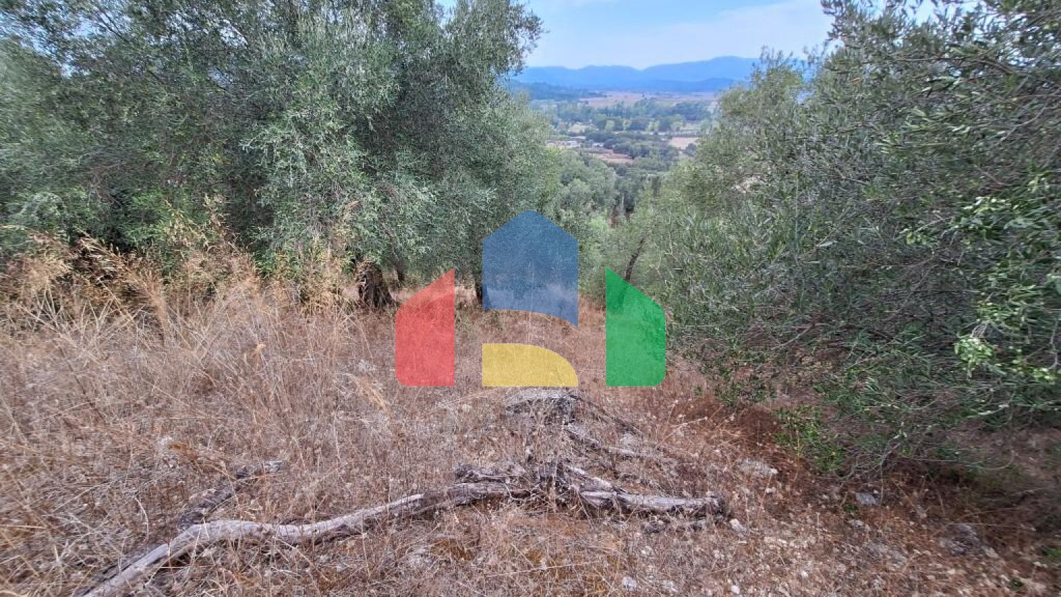 Продажа - Земельный участок 13000 m² на о. Корфу