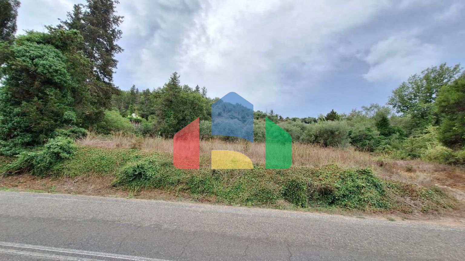 Продажа - Земельный участок 13000 m² на о. Корфу