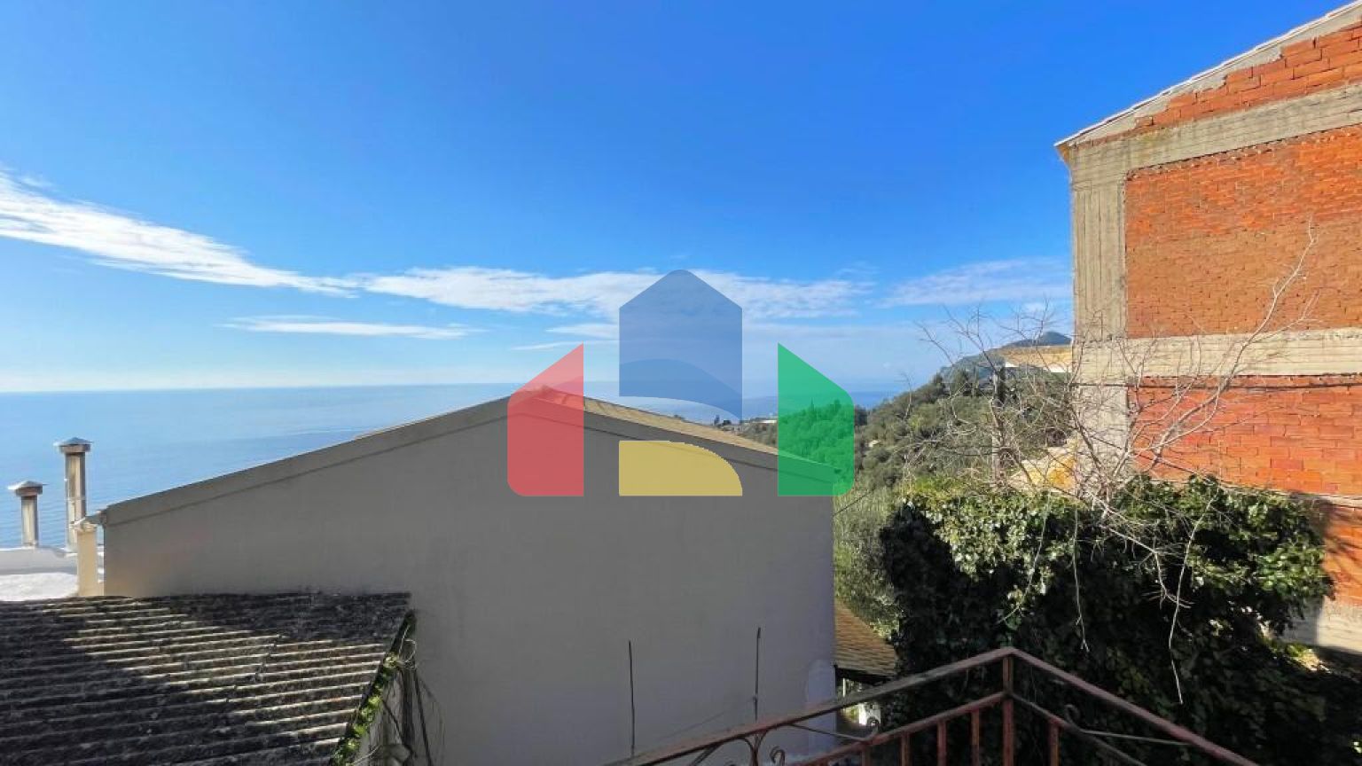 Продажа - Коттедж 95 m² на о. Корфу