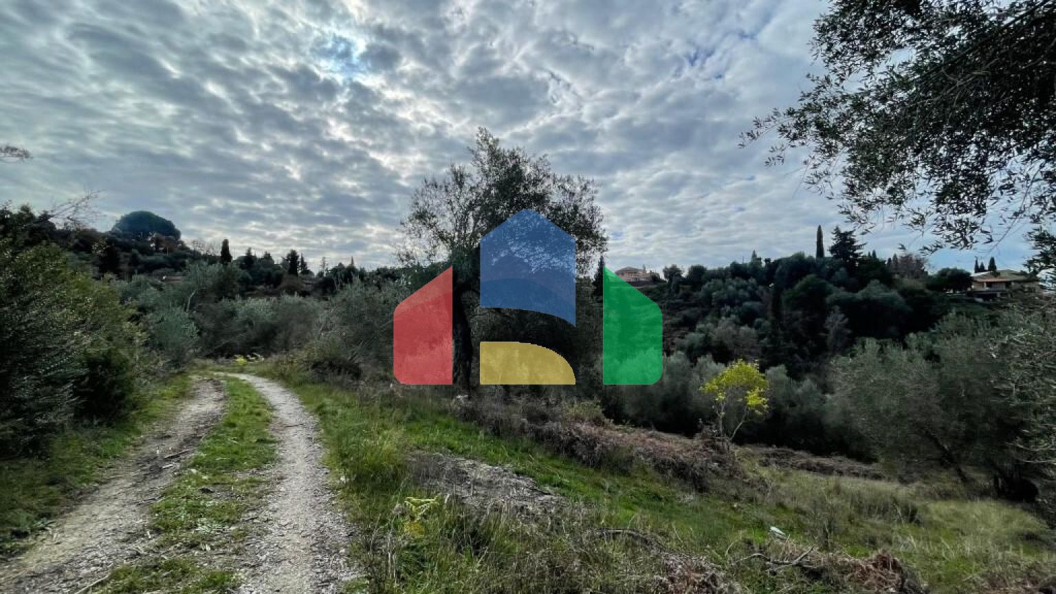 Продажа - Земельный участок 7754 m² на о. Корфу