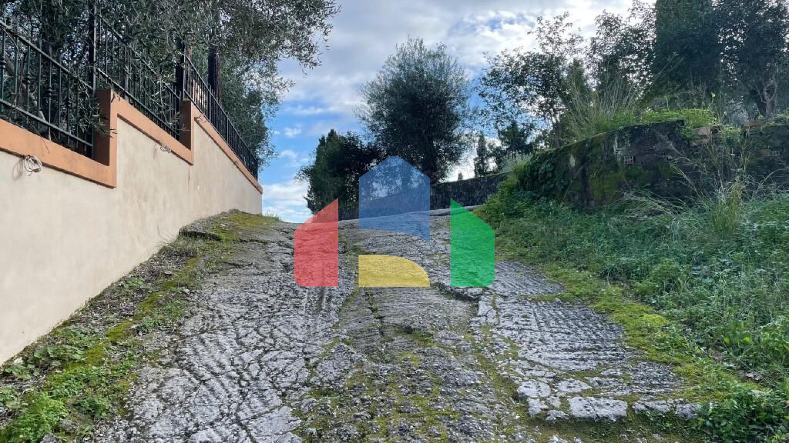 Продажа - Земельный участок 7754 m² на о. Корфу