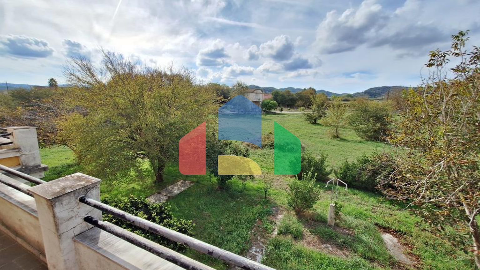 Продаж - Комплекс 250 m² на о. Корфу