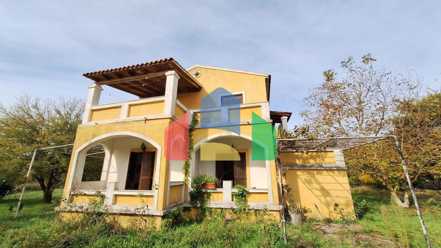 Продаж - Комплекс 250 m² на о. Корфу