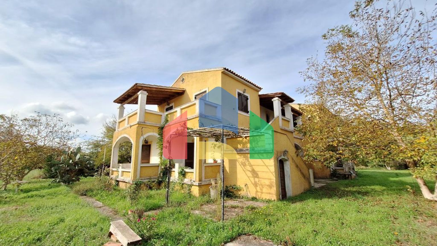 Продаж - Комплекс 250 m² на о. Корфу