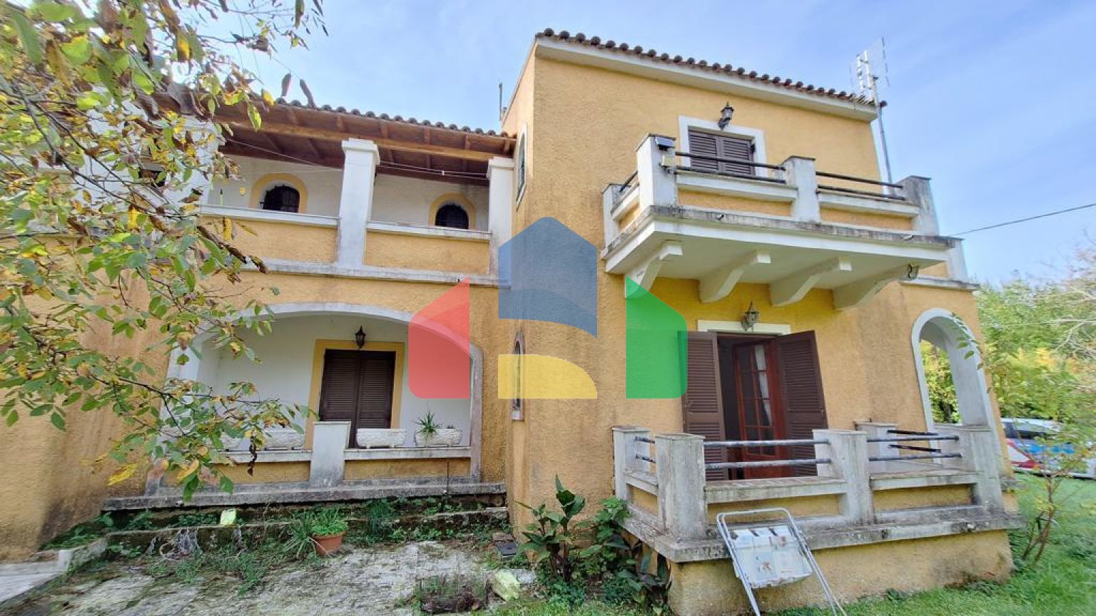 Продаж - Комплекс 250 m² на о. Корфу