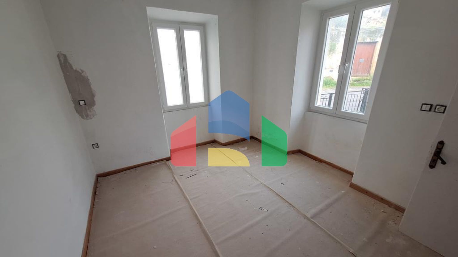 Продаж - Таунхаус 85 m² на о. Корфу