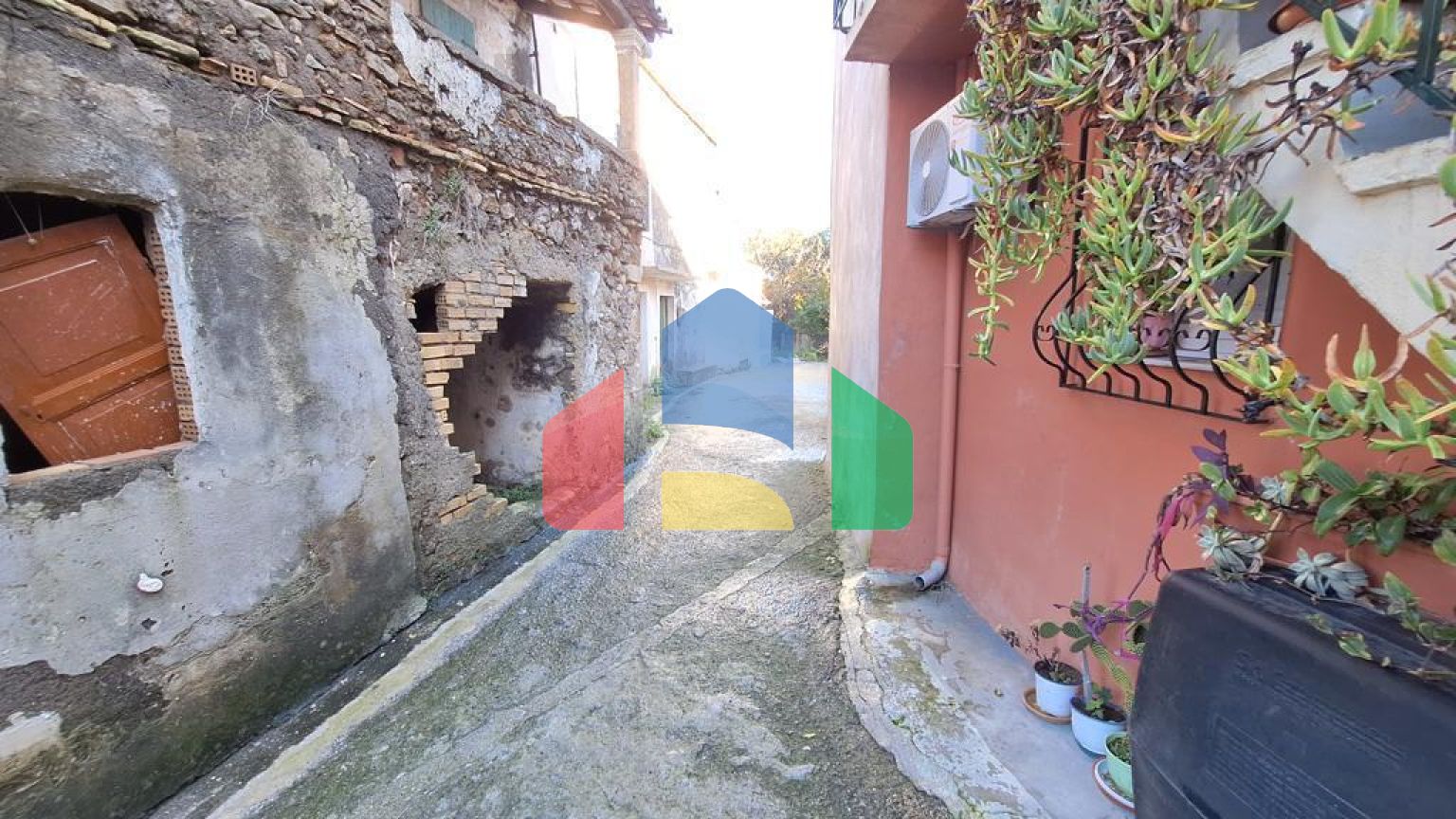 Продаж - Таунхаус 80 m² на о. Корфу