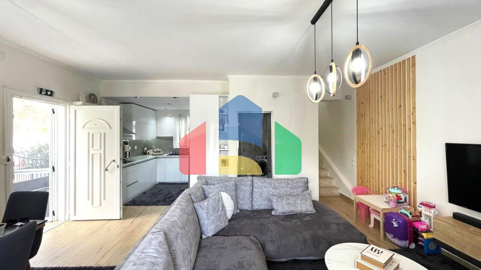 Продаж - Таунхаус 100 m² на о. Корфу