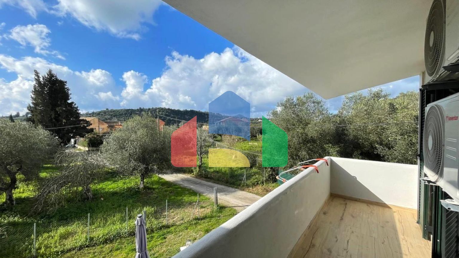 Продаж - Таунхаус 100 m² на о. Корфу