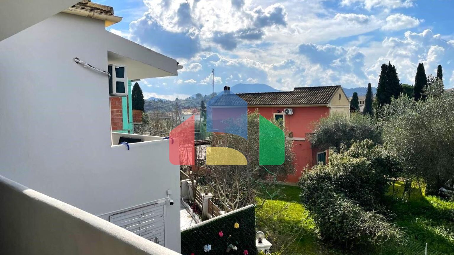 Продаж - Таунхаус 100 m² на о. Корфу