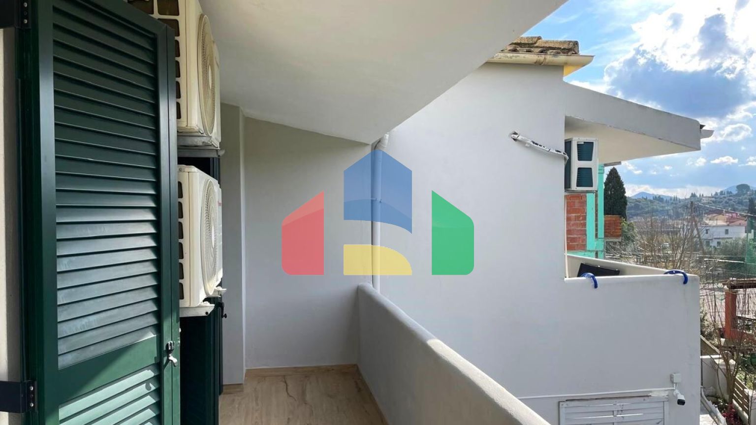 Продаж - Таунхаус 100 m² на о. Корфу