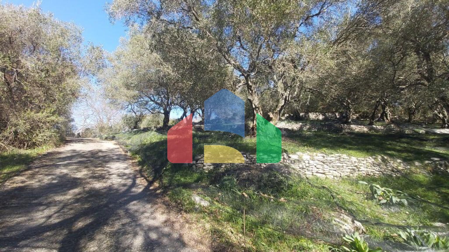 Продажа - Земельный участок 1880 m² на о. Корфу