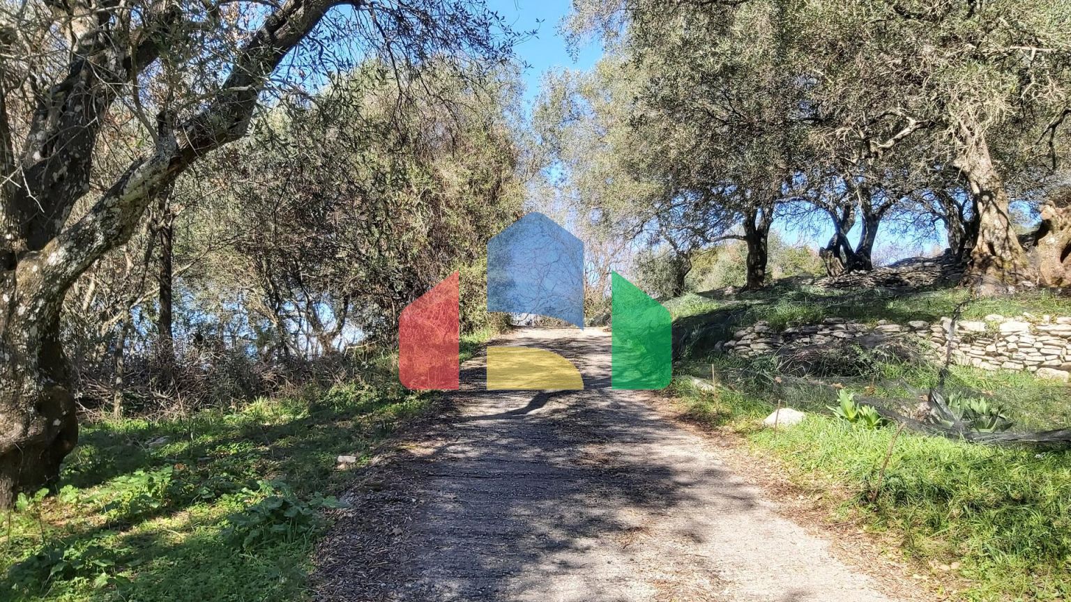 Продажа - Земельный участок 1880 m² на о. Корфу