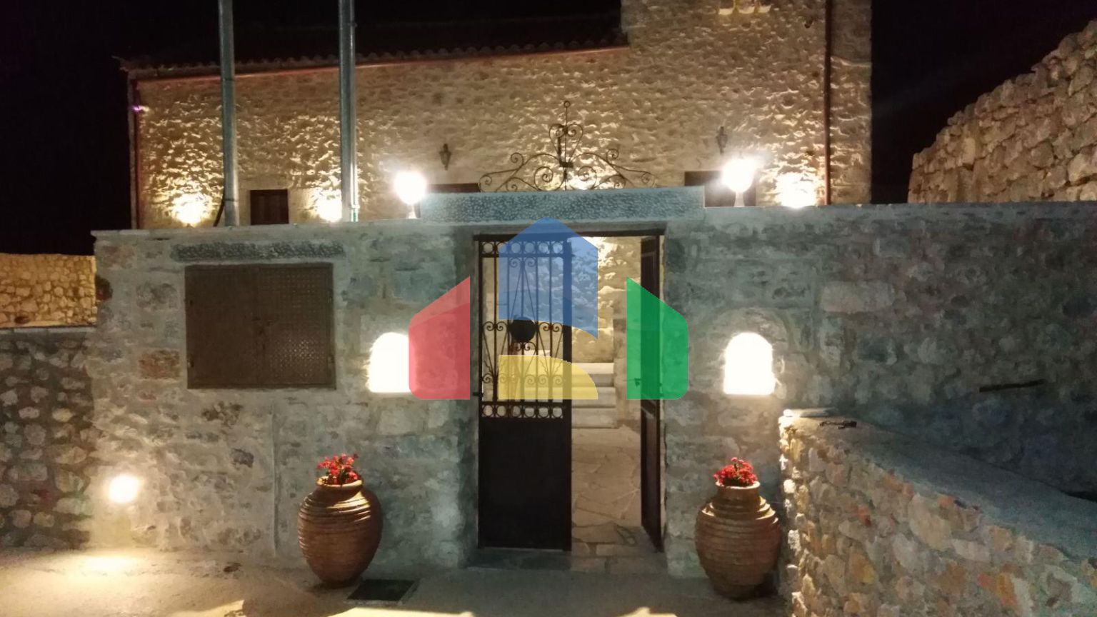 Продаж - Готель 180 m² на Пелопоннесі