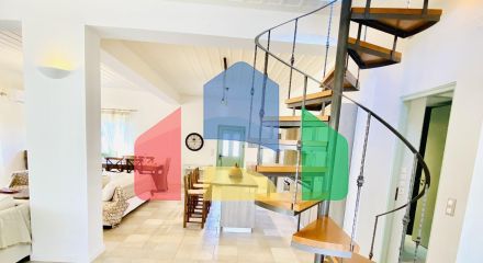 Продаж - Вілла 178 m² на Пелопоннесі