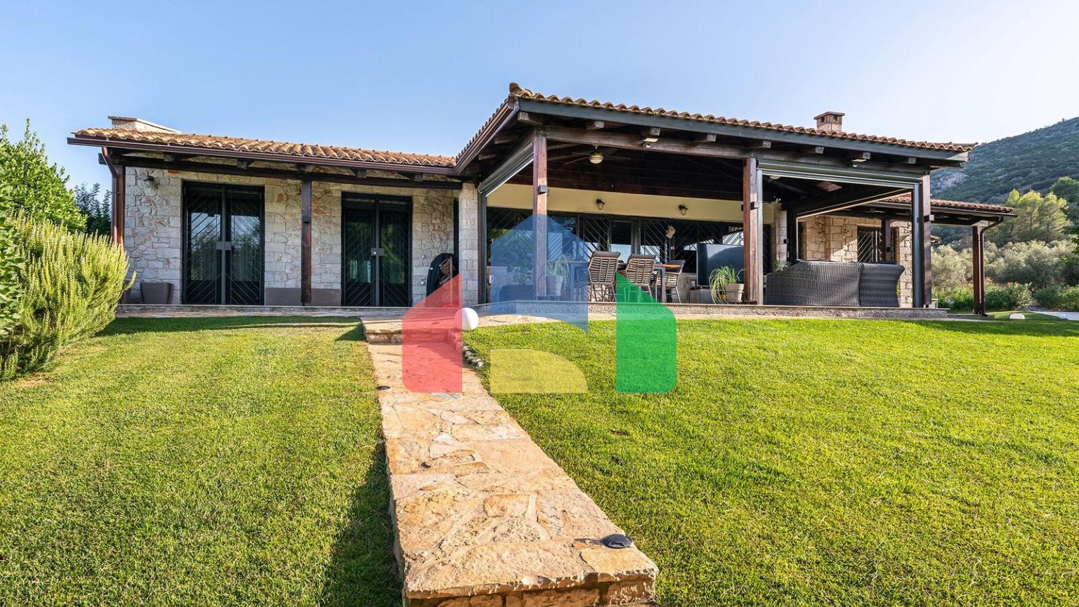 Продаж - Вілла 471 m² на Пелопоннесі