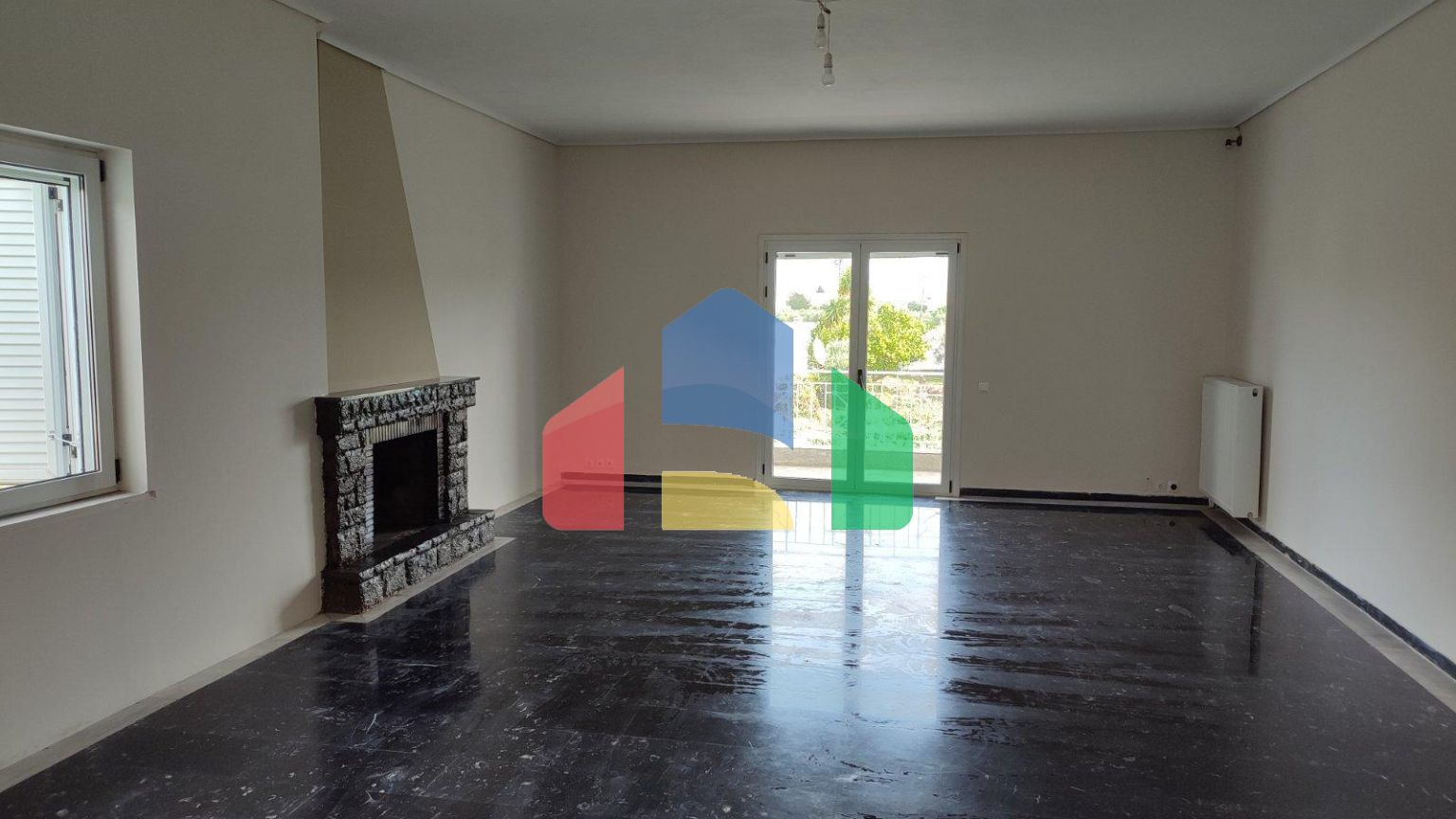 Продаж - Котедж 260 m² на Пелопоннесі