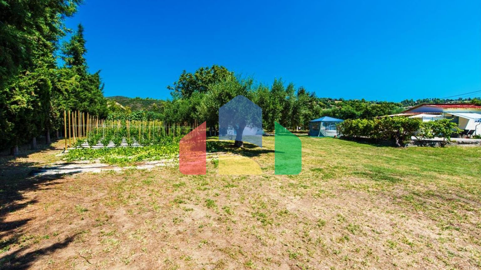 Продаж - Земельна ділянка 2500 m² на Кассандрі (Халкідіки)