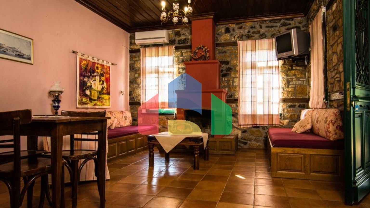 Продаж - Бізнес 700 m² на Афоні (Халкідіки)