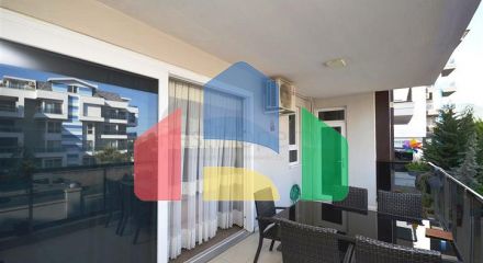 Трехкомнатная просторная квартира с отдельной кухней в районе Оба