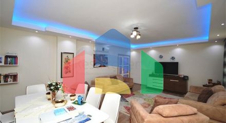 Трикімнатна простора квартира з окремою кухнею в районі Оба