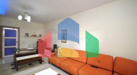 Трикімнатна простора квартира з окремою кухнею в районі Оба