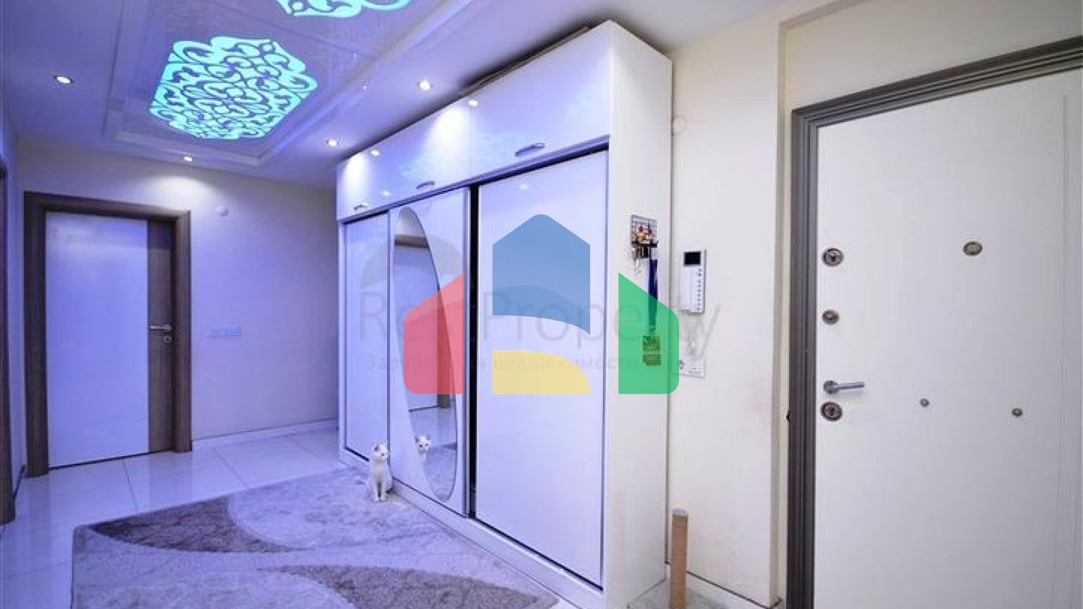 Трикімнатна простора квартира з окремою кухнею в районі Оба