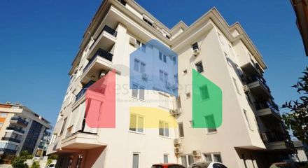 Трикімнатна простора квартира з окремою кухнею в районі Оба