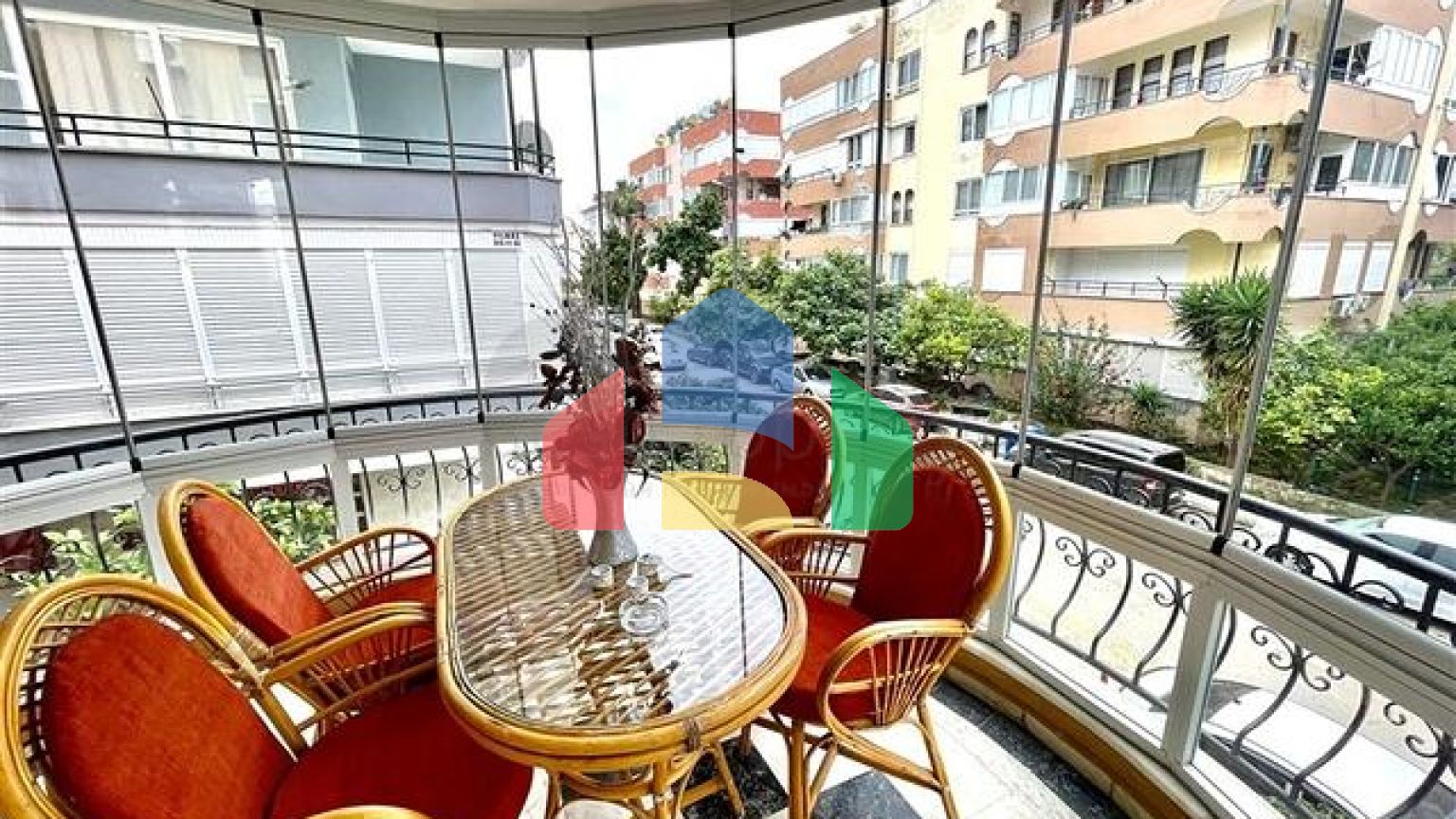 Затишна квартира 2 + 1 в районі Оба в 300 м від моря