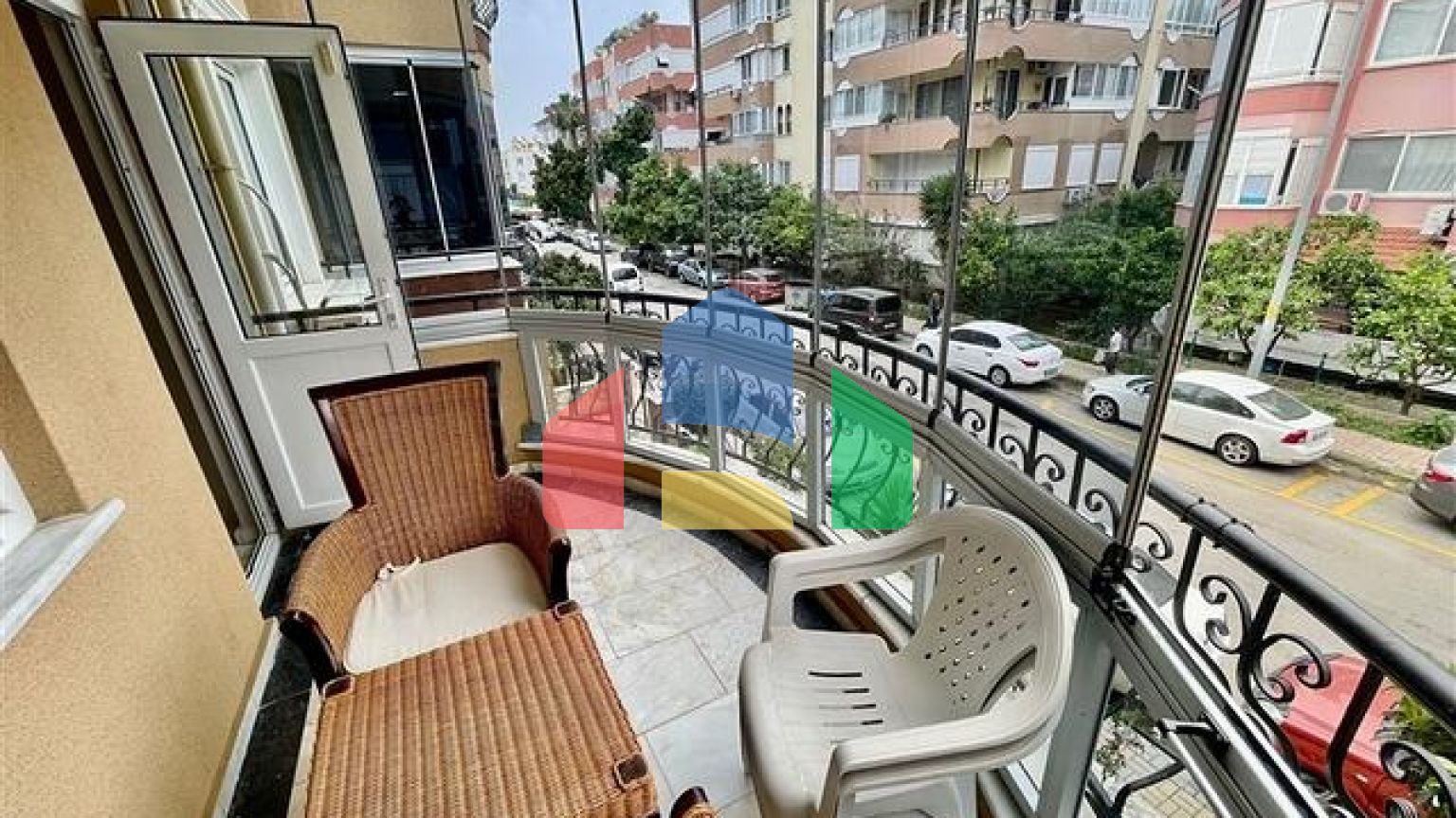 Затишна квартира 2 + 1 в районі Оба в 300 м від моря