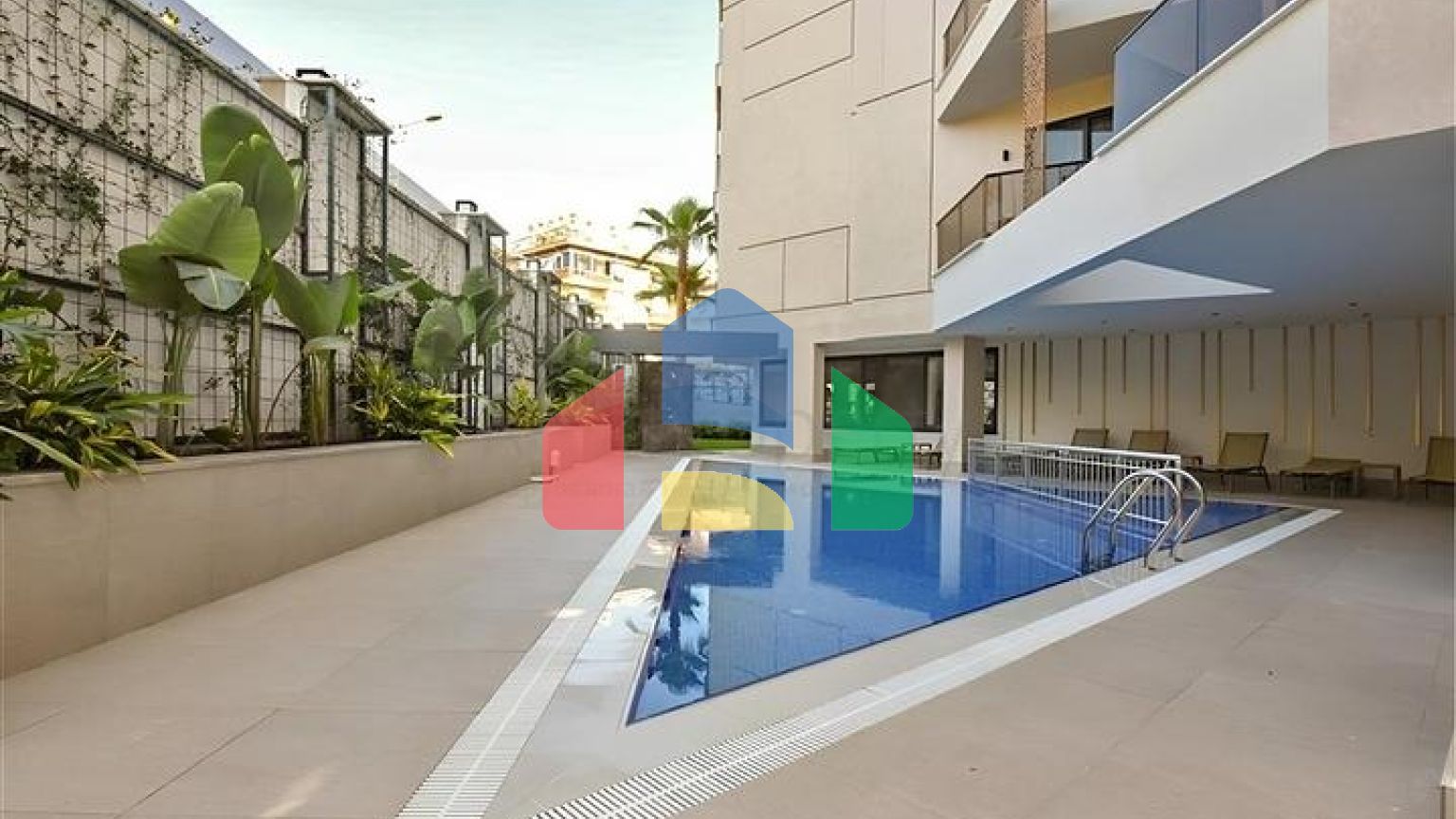 Квартира 1+1 в шикарном комплексе в пешей доступности от моря