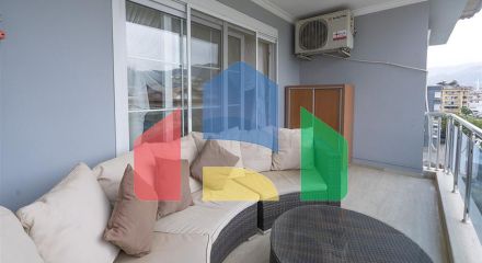 Уютный двухэтажный пентхаус в пешей доступности к морю с видом на горы