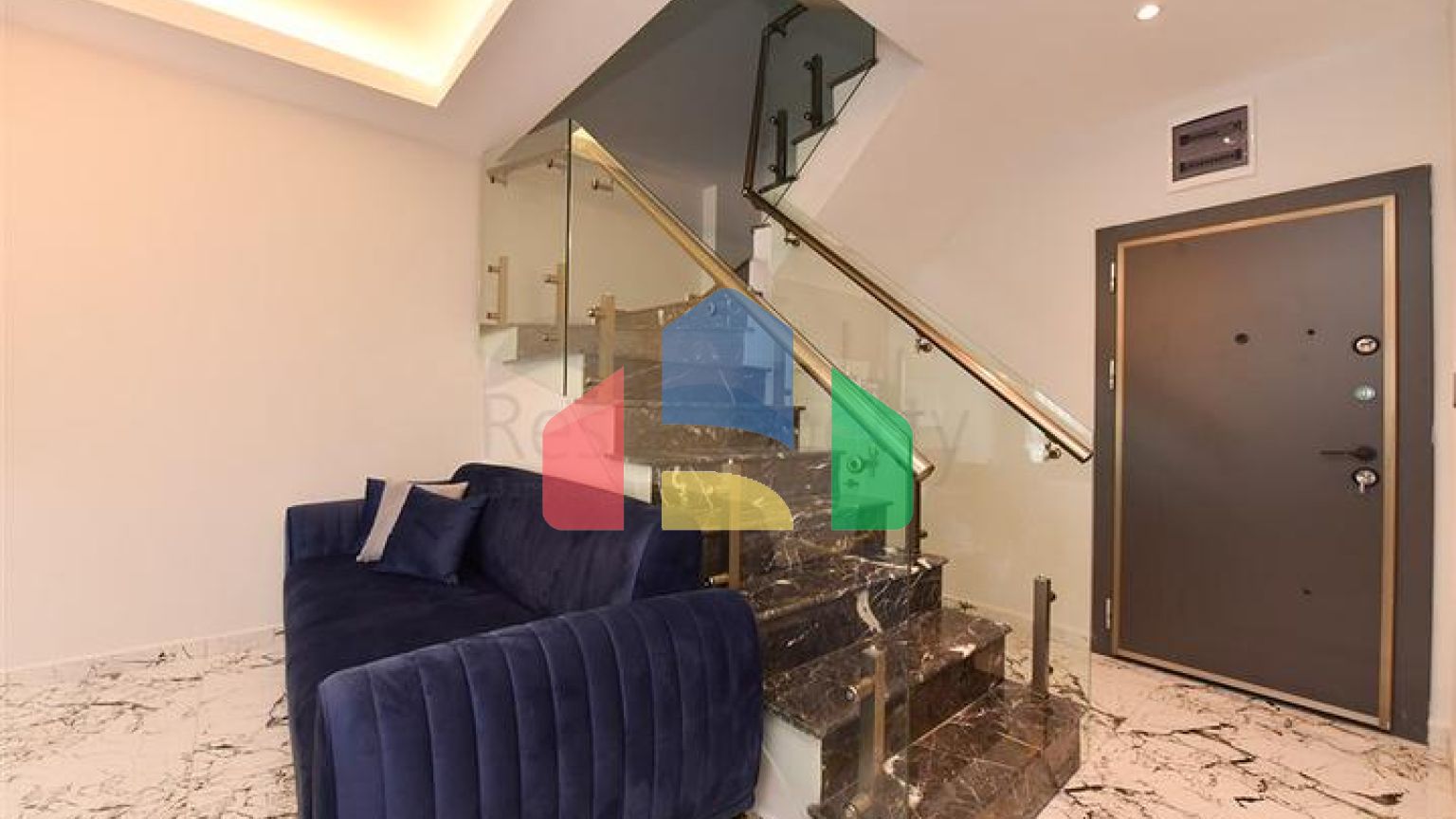 Меблированный пентхаус 2+1 в районе Оба