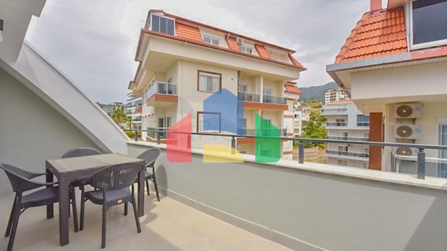 Меблированный пентхаус 2+1 в районе Оба