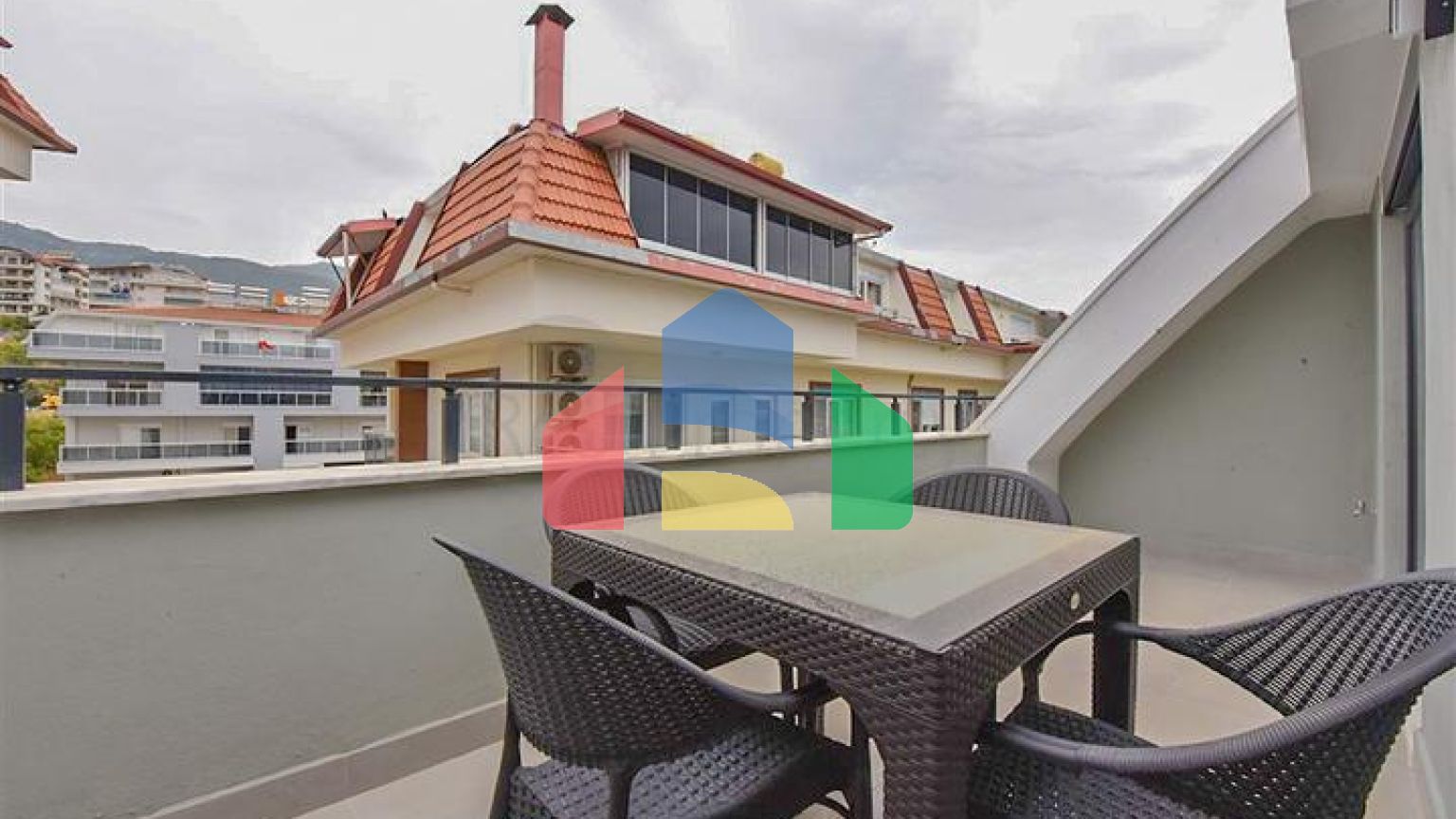 Меблированный пентхаус 2+1 в районе Оба