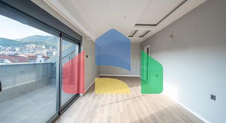 Просторий пентхаус 4 + 1 в районі Оба