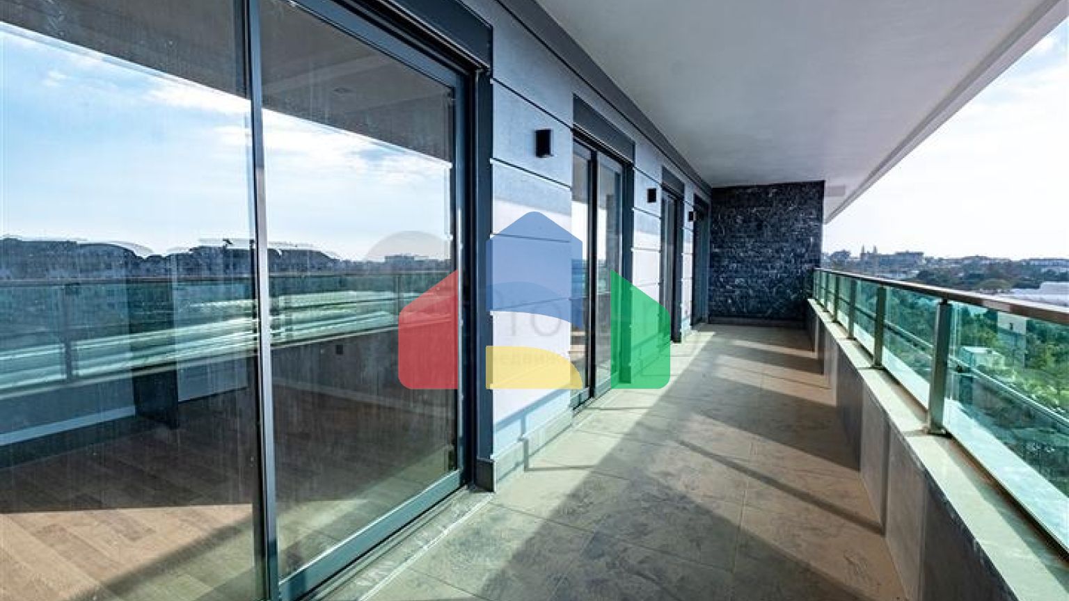 Просторий пентхаус 4 + 1 в районі Оба