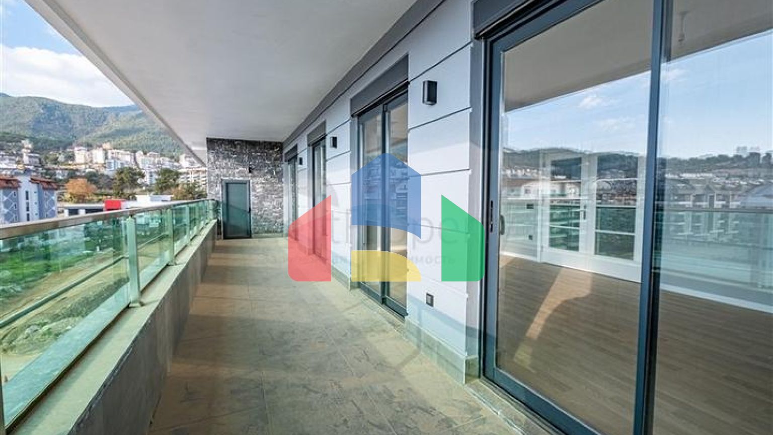 Просторий пентхаус 4 + 1 в районі Оба