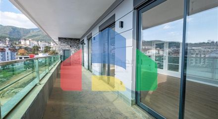 Просторий пентхаус 4 + 1 в районі Оба