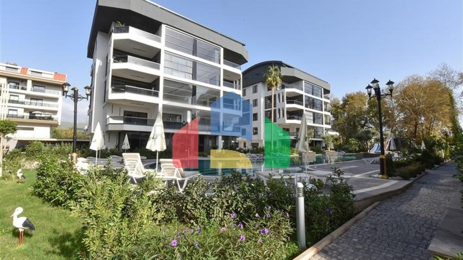 Просторий пентхаус 4 + 1 в районі Оба