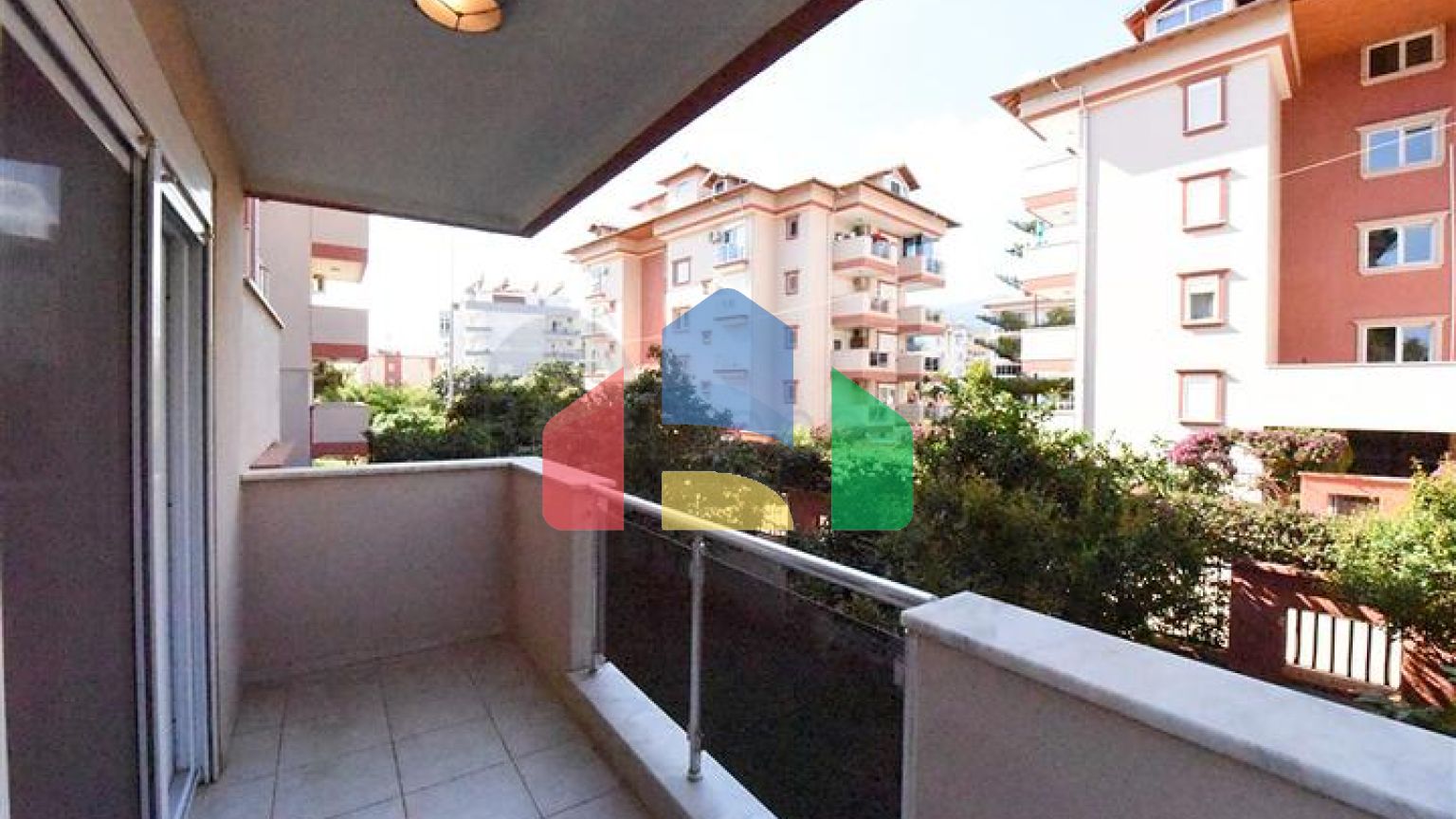 Просторные апартаменты в центральном Оба