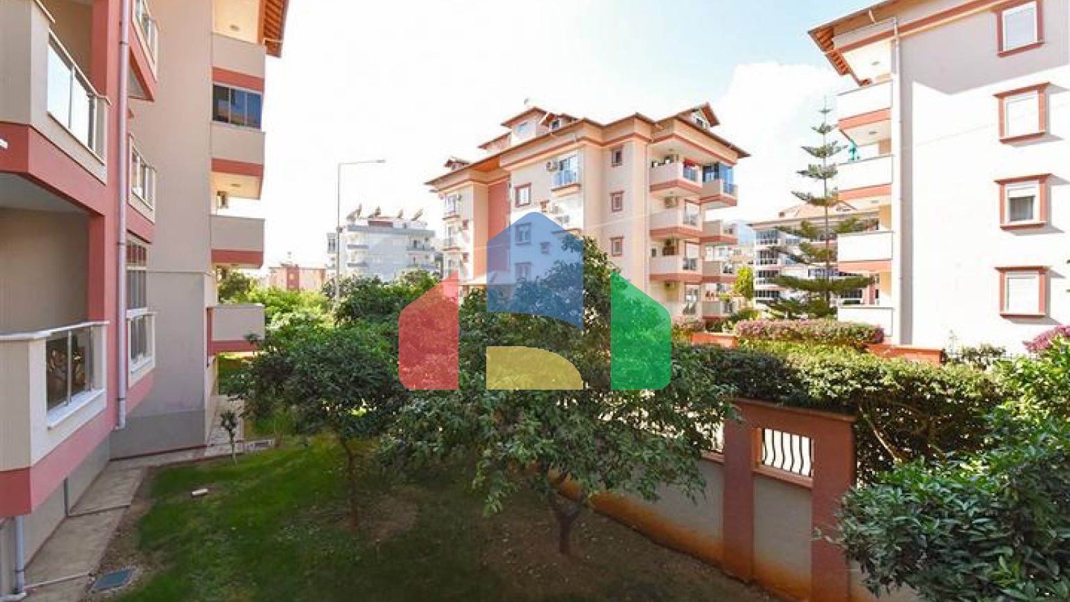 Просторные апартаменты в центральном Оба